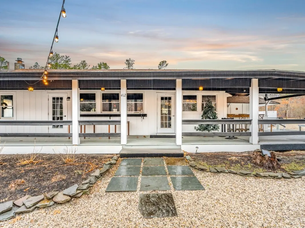 East Quogue's 'Most Visible Restaurant Site' Hits Market Hamptons