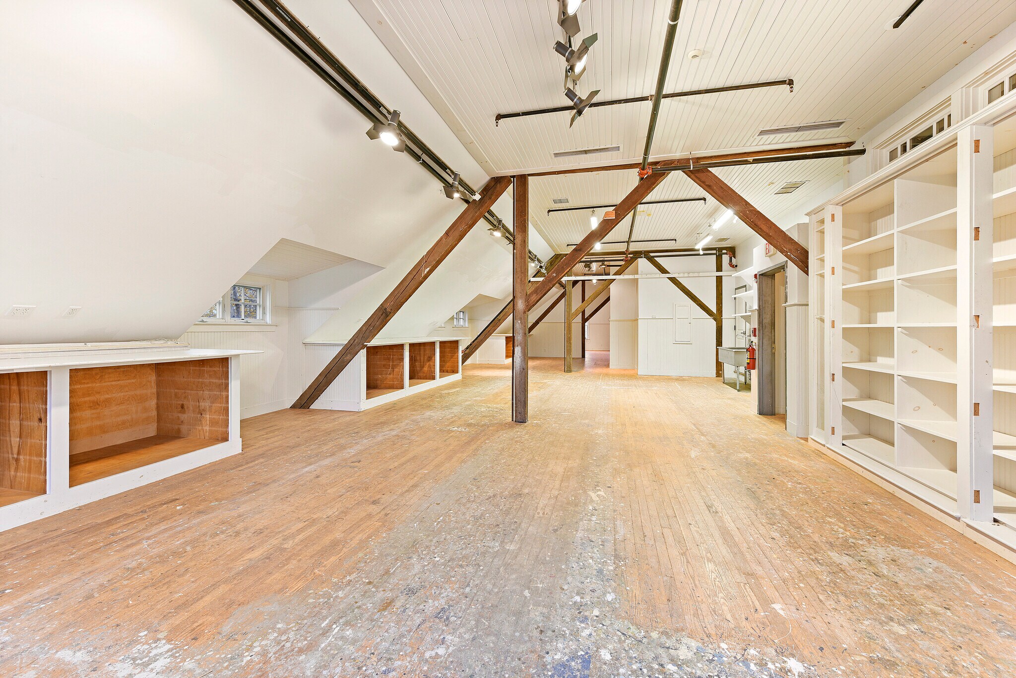 11-Indian-Wells-Hwy-Amagansett-NY-Building-Photo-49-LargeHighDefinition