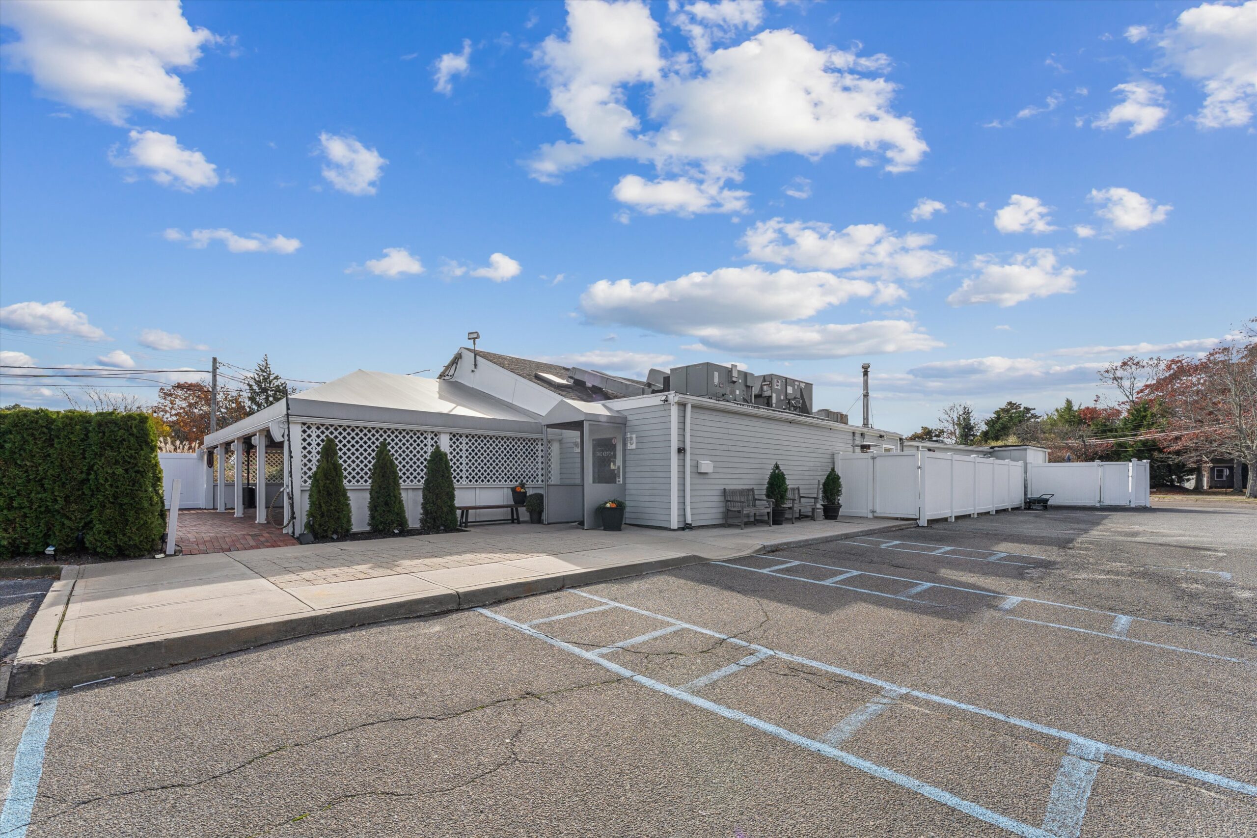 06-62 Montauk Hwy_016