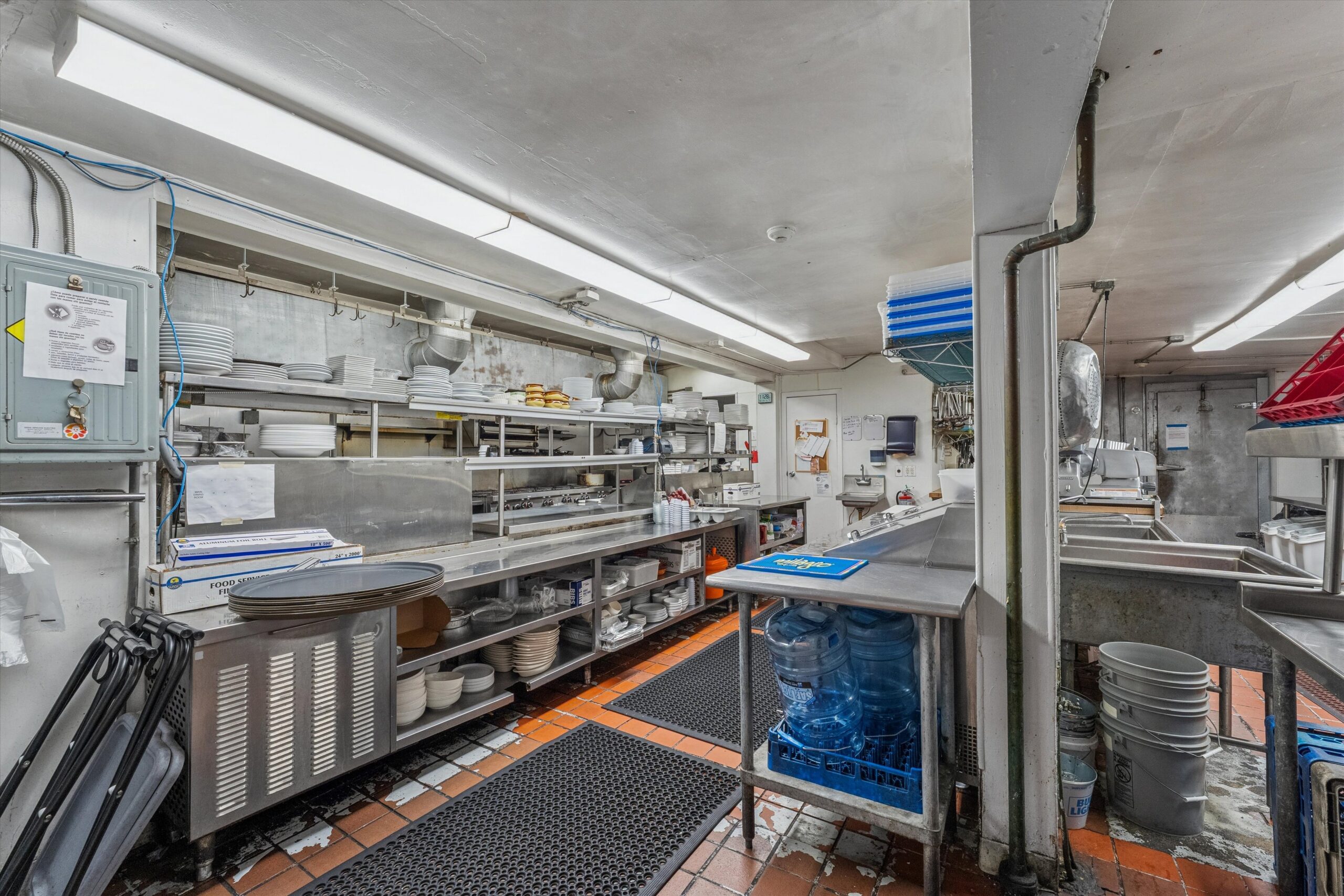 13-62 Montauk Hwy_0113