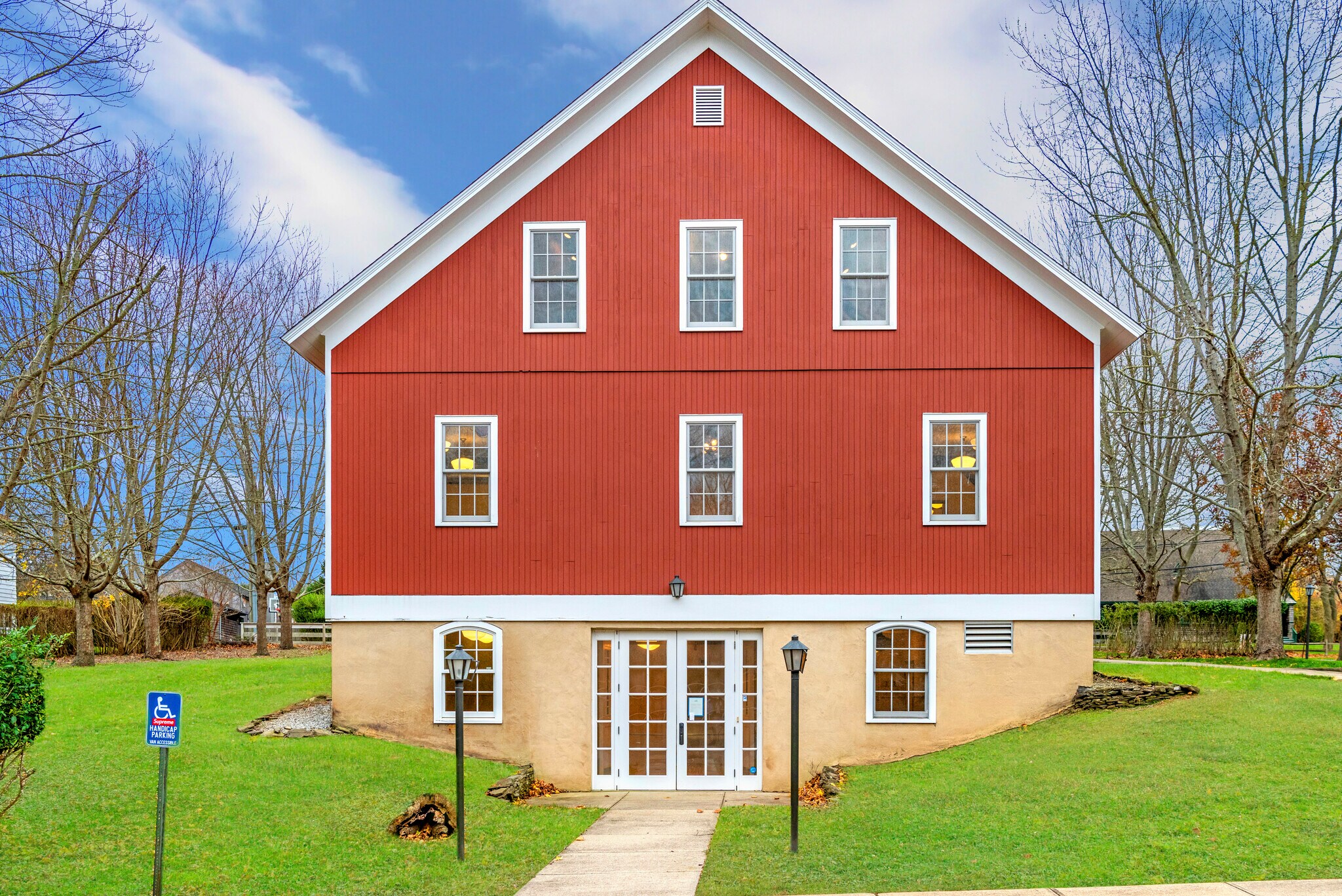 Ground - 11-Indian-Wells-Hwy-Amagansett-NY-Building-Photo-61-LargeHighDefinition (1)