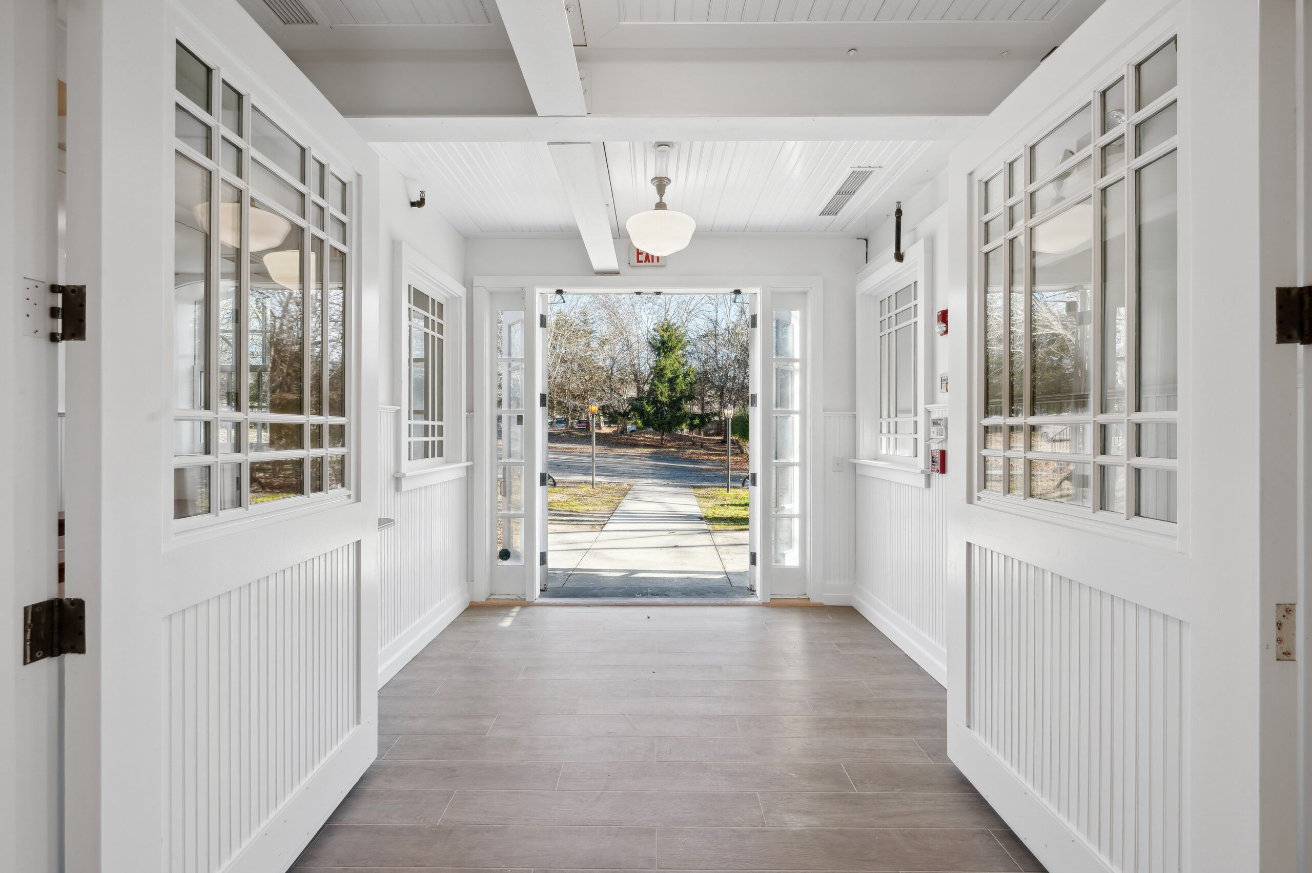 WebRes_05 - 11 Indian Wells Hwy, Amagansett - Lobby