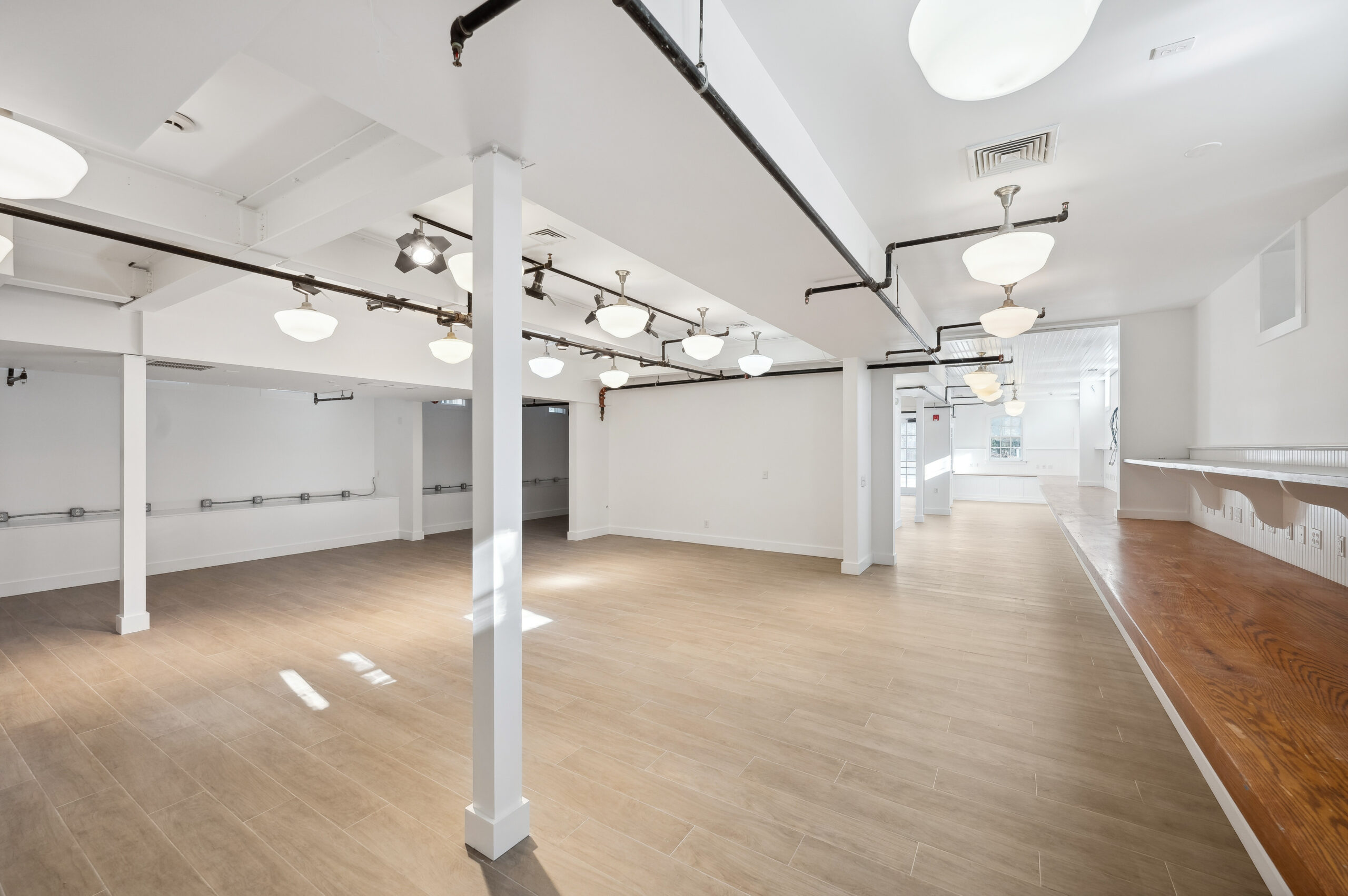 WebRes_14 - 11 Indian Wells Hwy, Amagansett - Retail