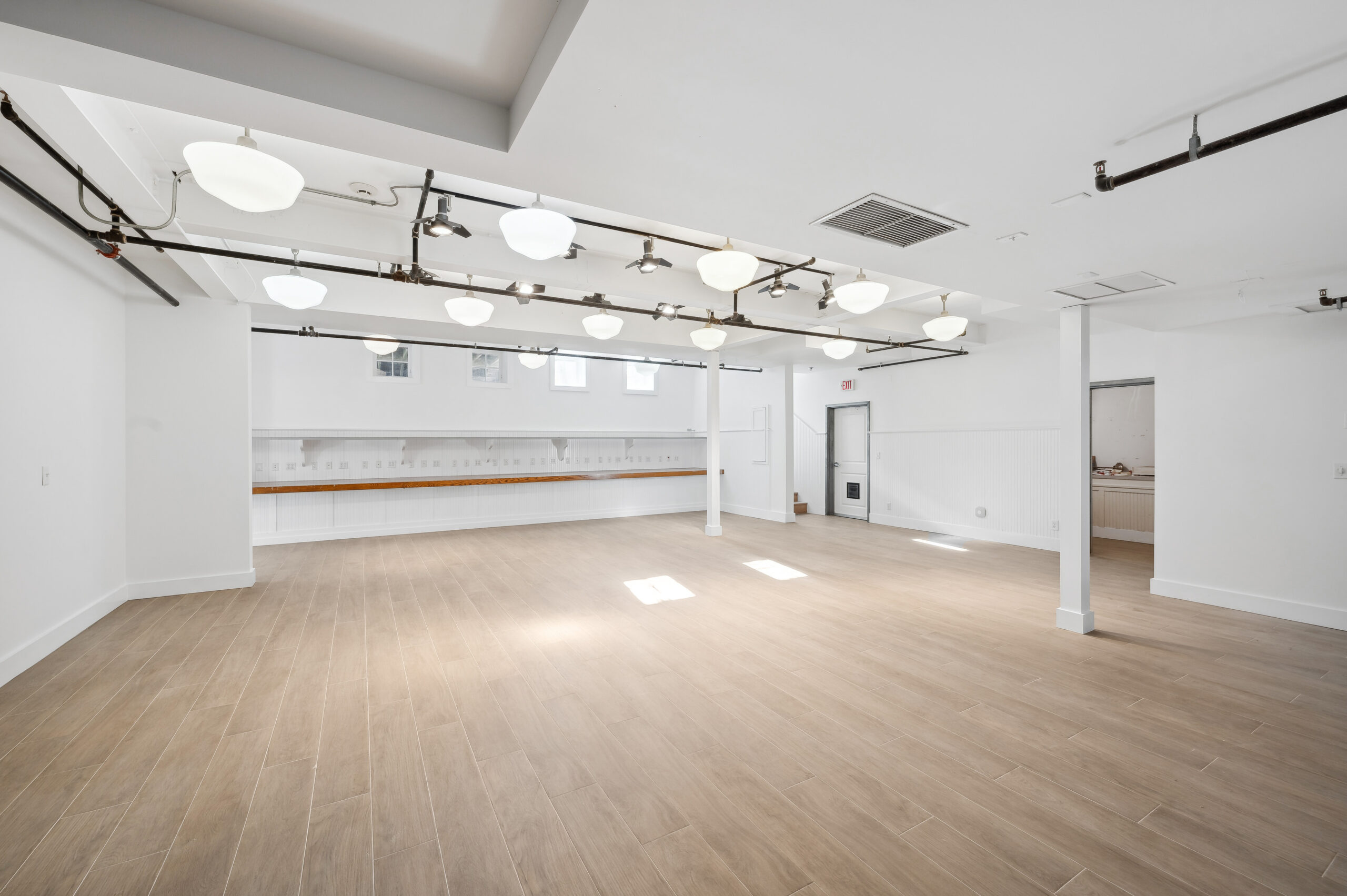 WebRes_17 - 11 Indian Wells Hwy, Amagansett - Retail