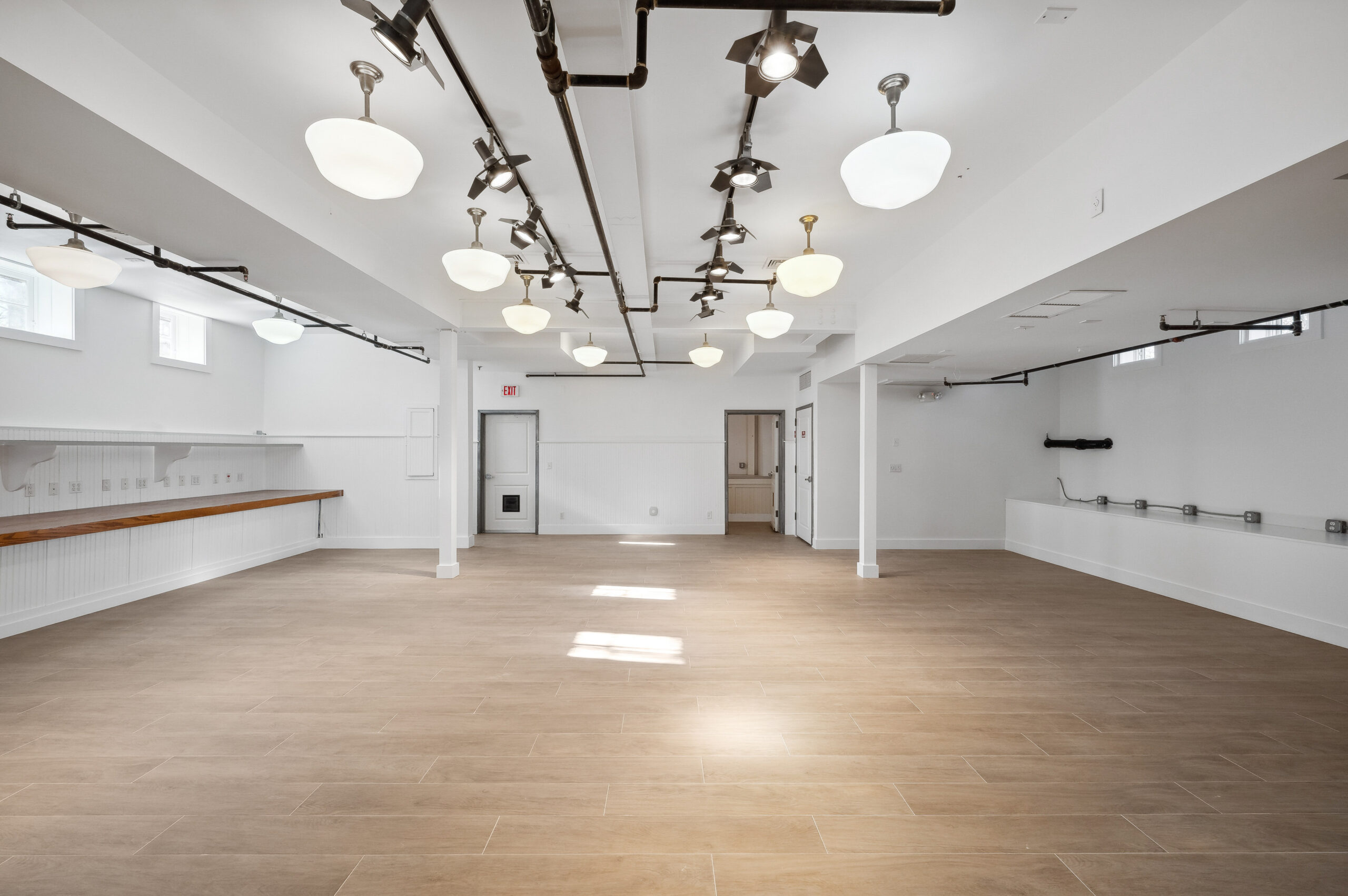 WebRes_18 - 11 Indian Wells Hwy, Amagansett - Retail