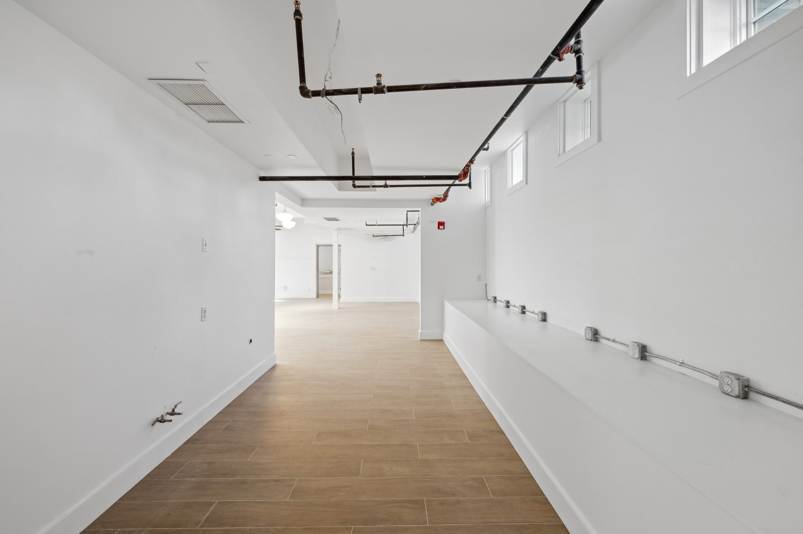 WebRes_19 - 11 Indian Wells Hwy, Amagansett - Retail