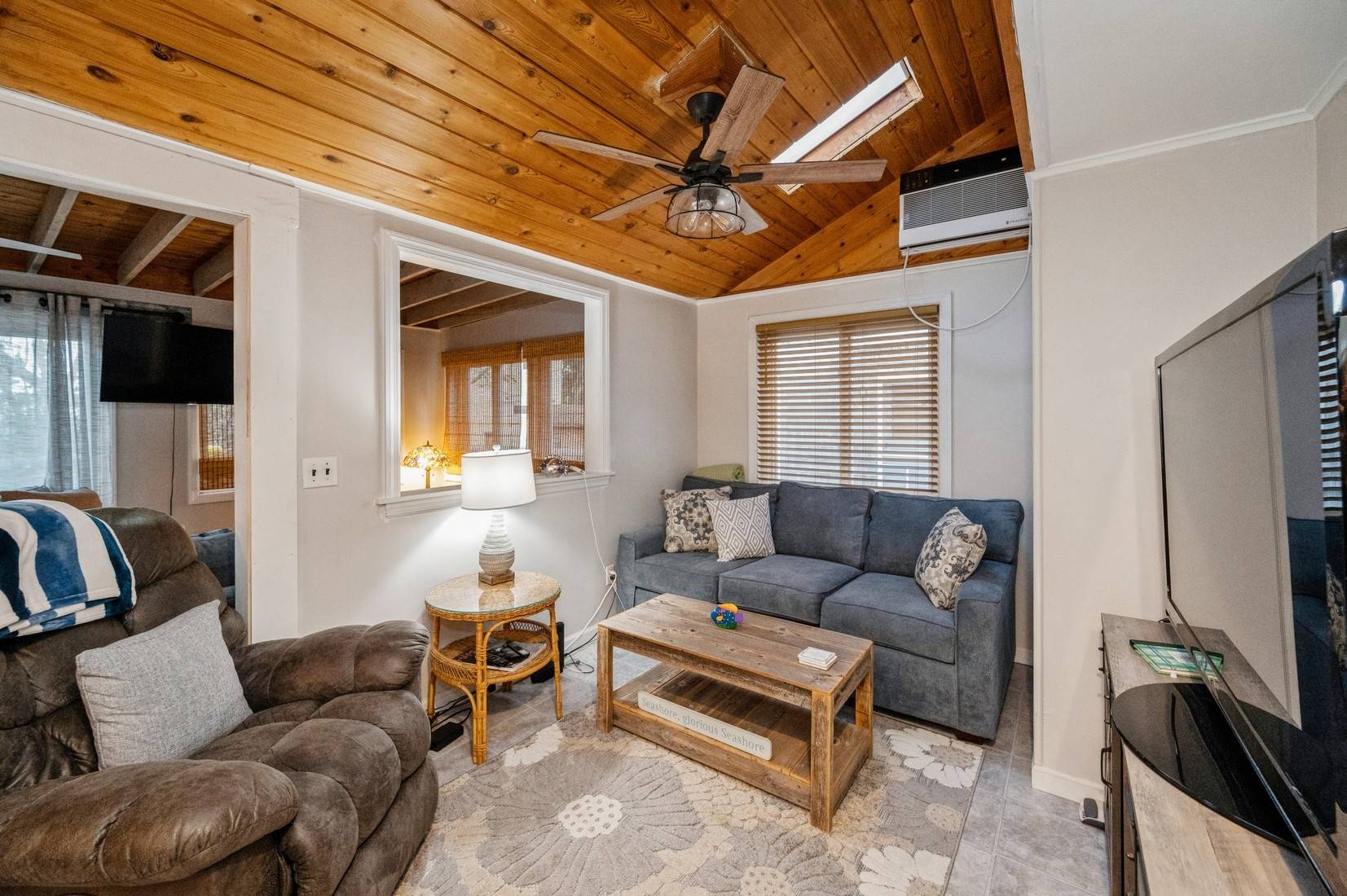 864815-R31Wm2RXBzzKcnGZ