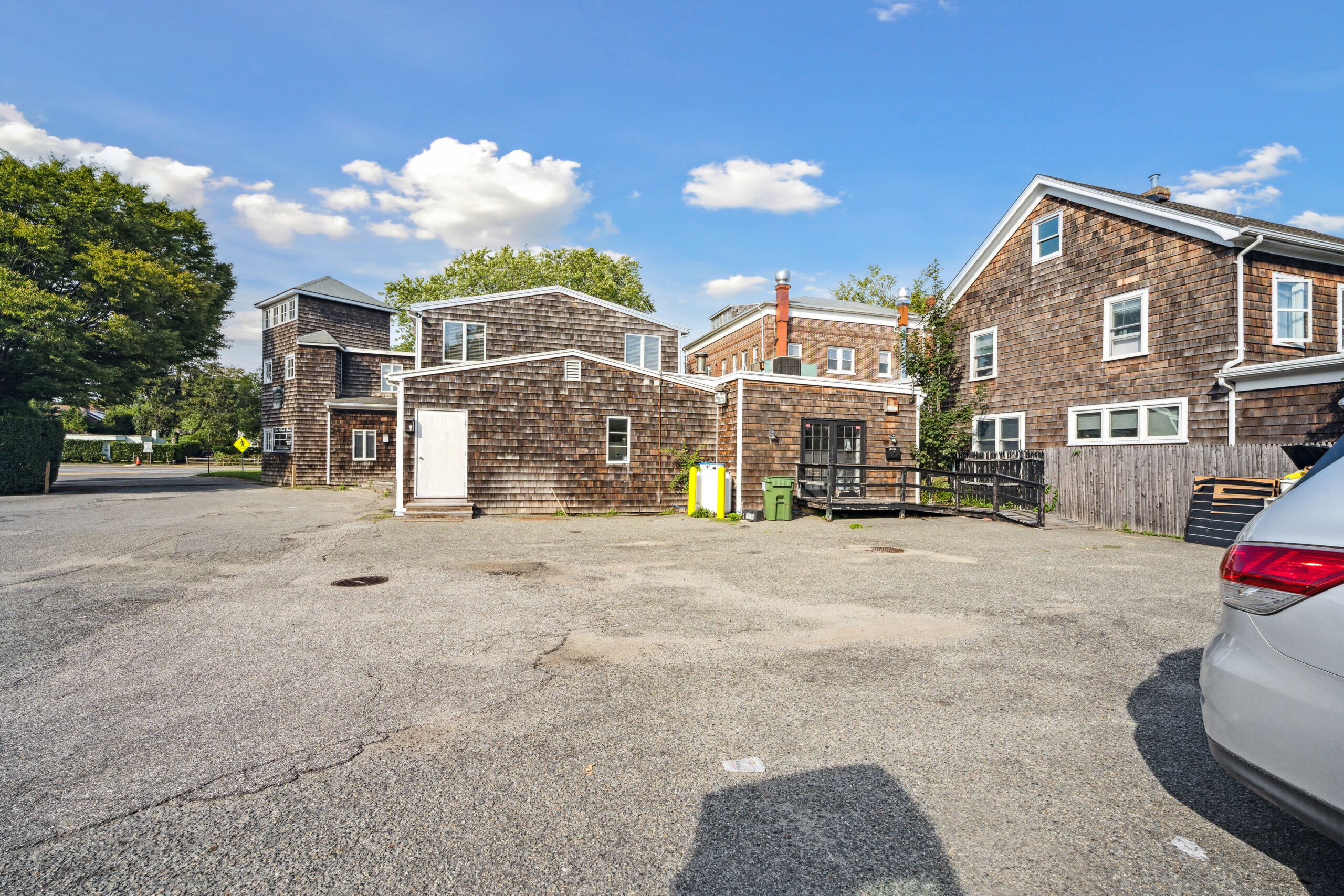 WebRes_06 - 3 Railroad Ave, East Hampton - Parking