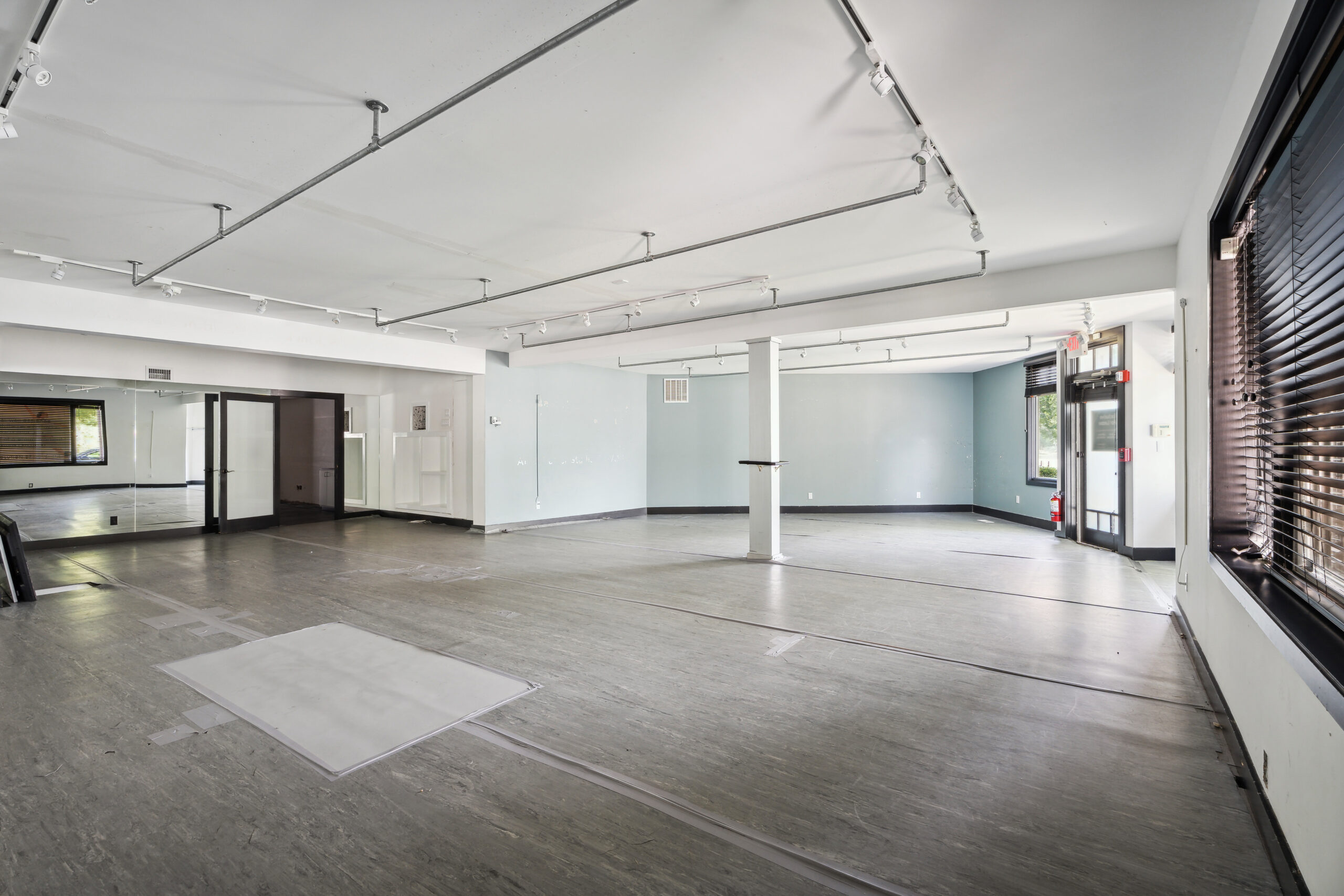 WebRes_11 - 3 Railroad Ave, East Hampton - Retail