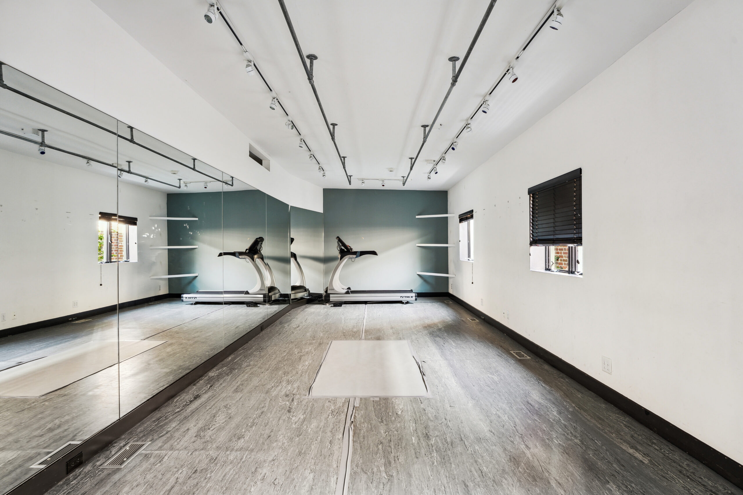 WebRes_15 - 3 Railroad Ave, East Hampton - Office