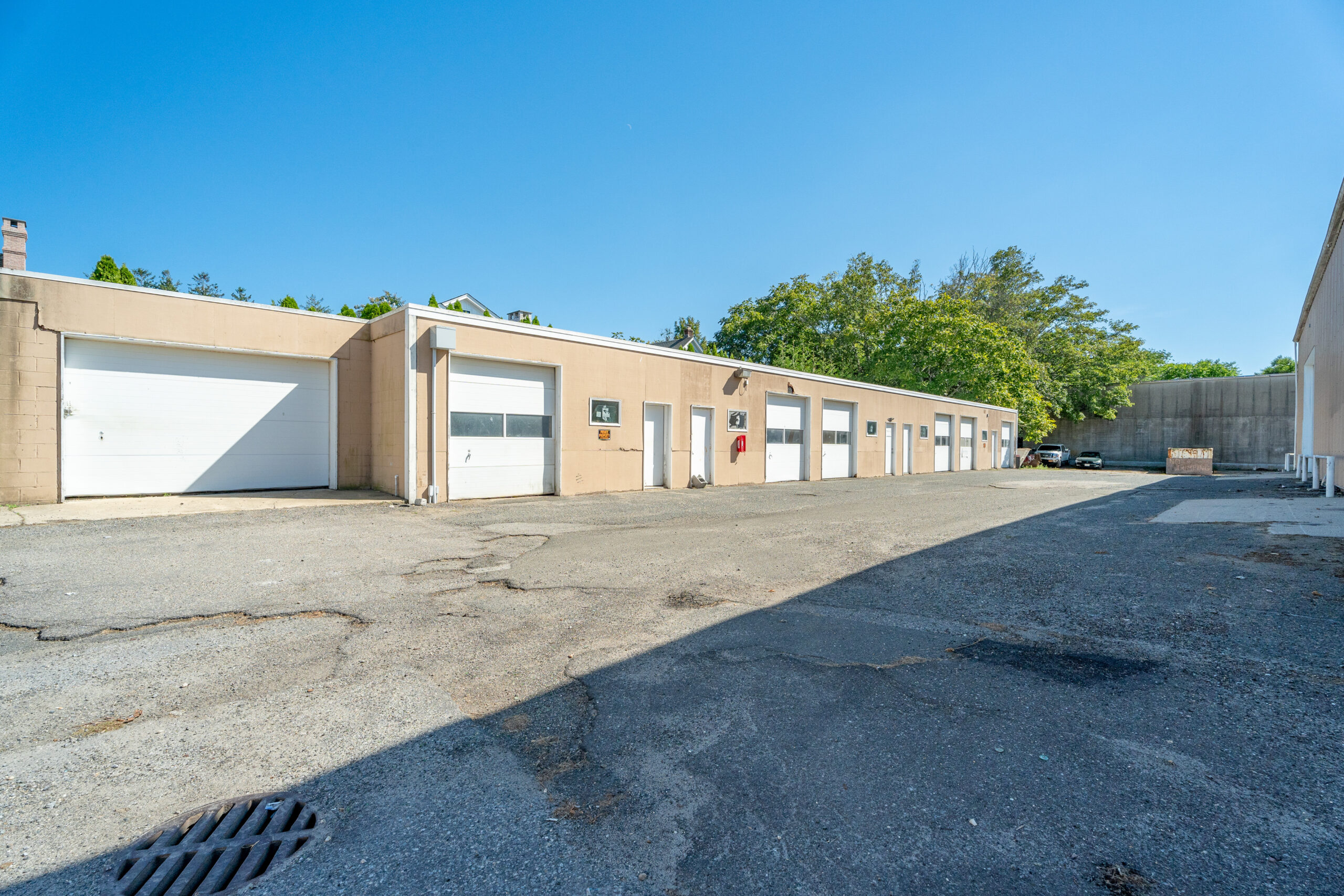 WebRes_35 - Small Garage Units-39118